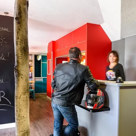 Hotel Hotelf1 Witz A1 Rénové